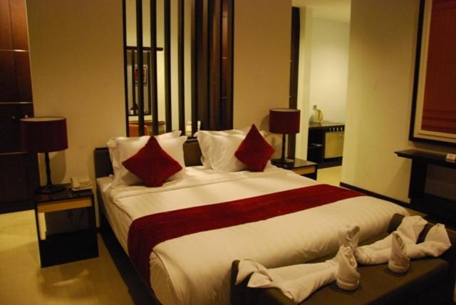 Rumah Nenek Hotel And Restaurant Паданг Номер фото