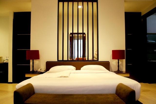 Rumah Nenek Hotel And Restaurant Паданг Номер фото